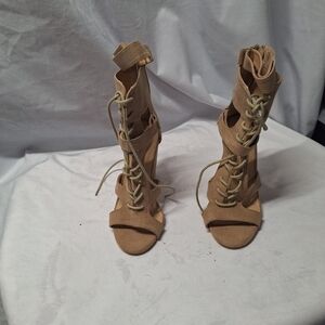 Olivia heels size 8